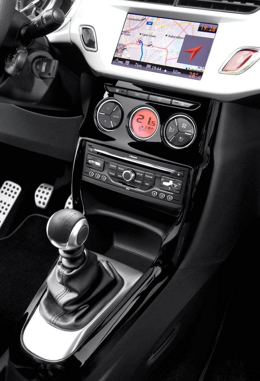  Citroen DS3 2010 года  (фото 54 из 115)